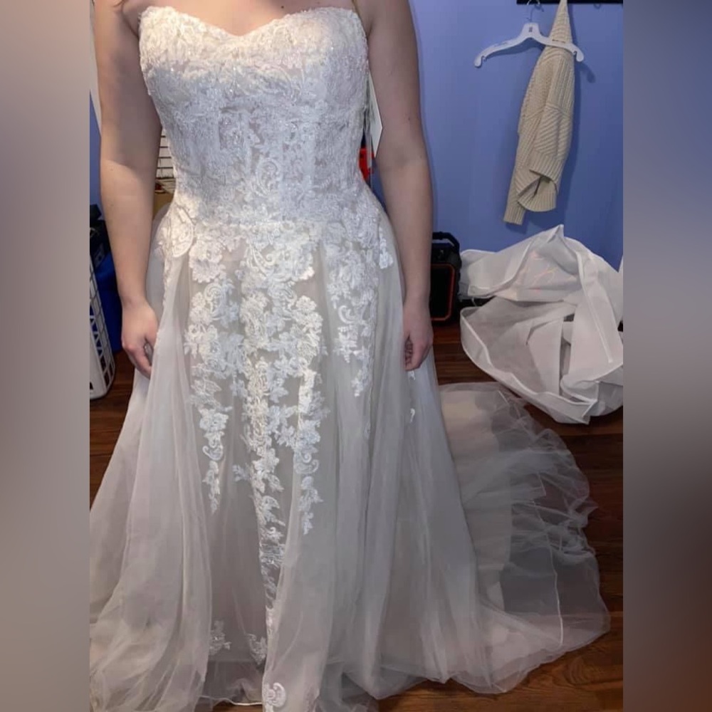 Sheer lace and tulle size 14 wedding dress